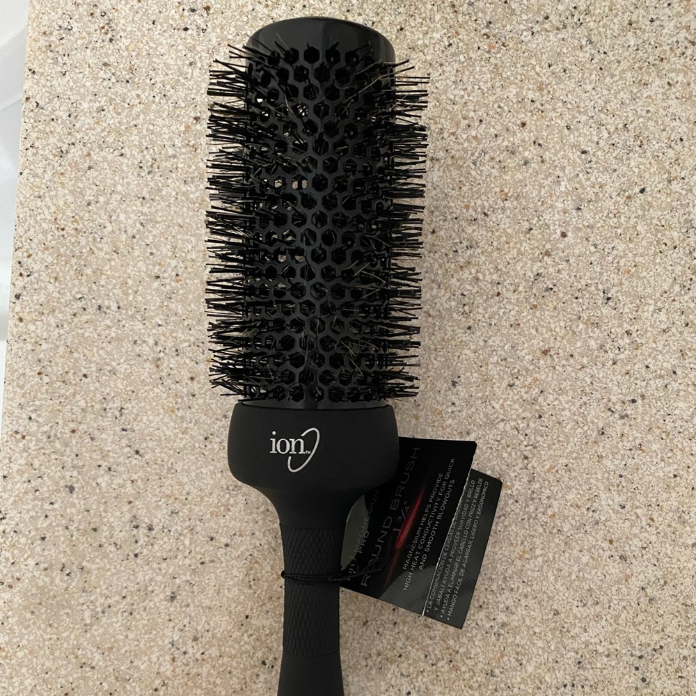 Ion Magnesium Pro 1 3/4 Round Brush NWT